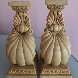 Pair of shelf ends